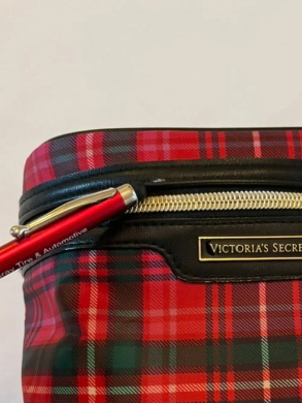 VICTORIA'S SECRET | Mini Express Train Case Oval Make-up Beauty Bag-EUC